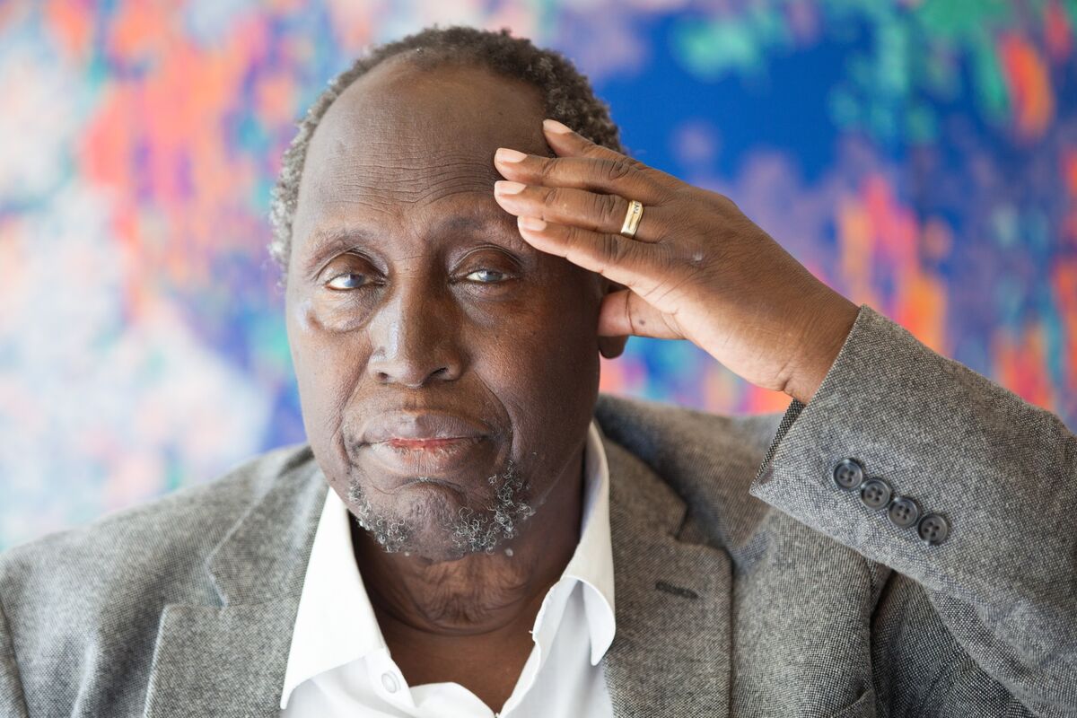 malingha's tweet card. Ngũgĩ wa Thiong’o, a Kenyan novelist best known for his books critiquing the hardships of post-colonial Africa, has died. He was 87.