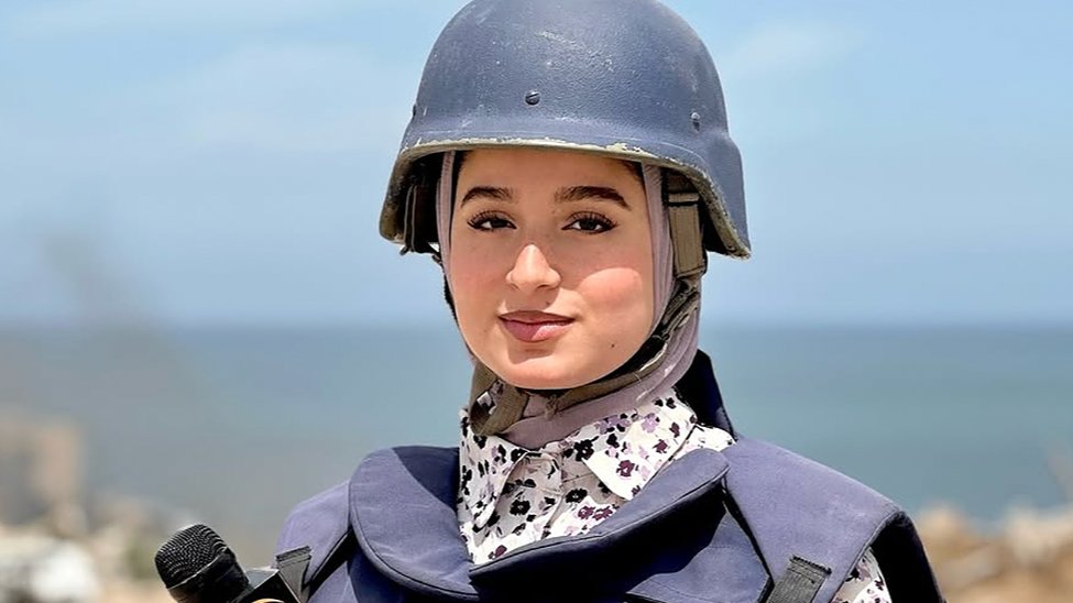 PalFest's tweet card.       Nour Elassy est une écrivaine et journaliste palestinienne. Née en septembre 2002 dans le quartier d'Al-Tuffah, au nord de Gaza, elle a vécu avec sa famille jusqu'à leur déplacement forcé en...