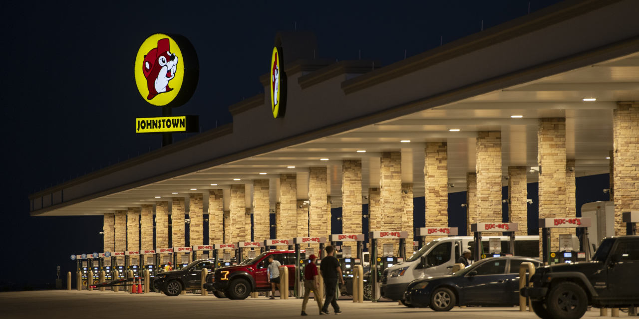 omzidar's tweet card. A dispute over plans for a colossal highway rest stop has divided a small Colorado town—and it’s boiled over into slashed tires and crude name-calling.