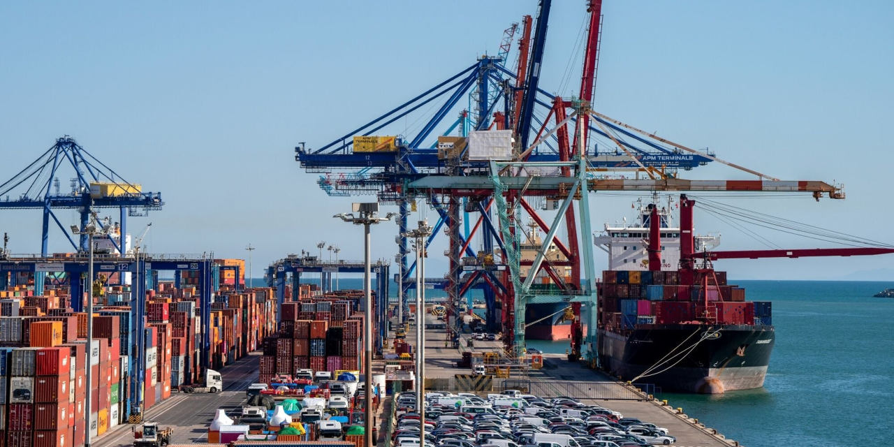 YatesComms's tweet card. Chinese business interests have spent decades accumulating port holdings in Europe, and don’t want to cede market share to investors in talks to buy the European port holdings of CK Hutchison.