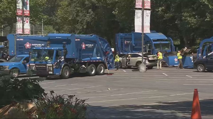 770KTTH's tweet card. Bellevue residents face garbage buildup as Republic Services workers strike.