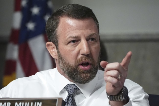 Politechblog's tweet card. Senate Democrats block resolution for Epstein files, revealing hypocrisy on transparency.