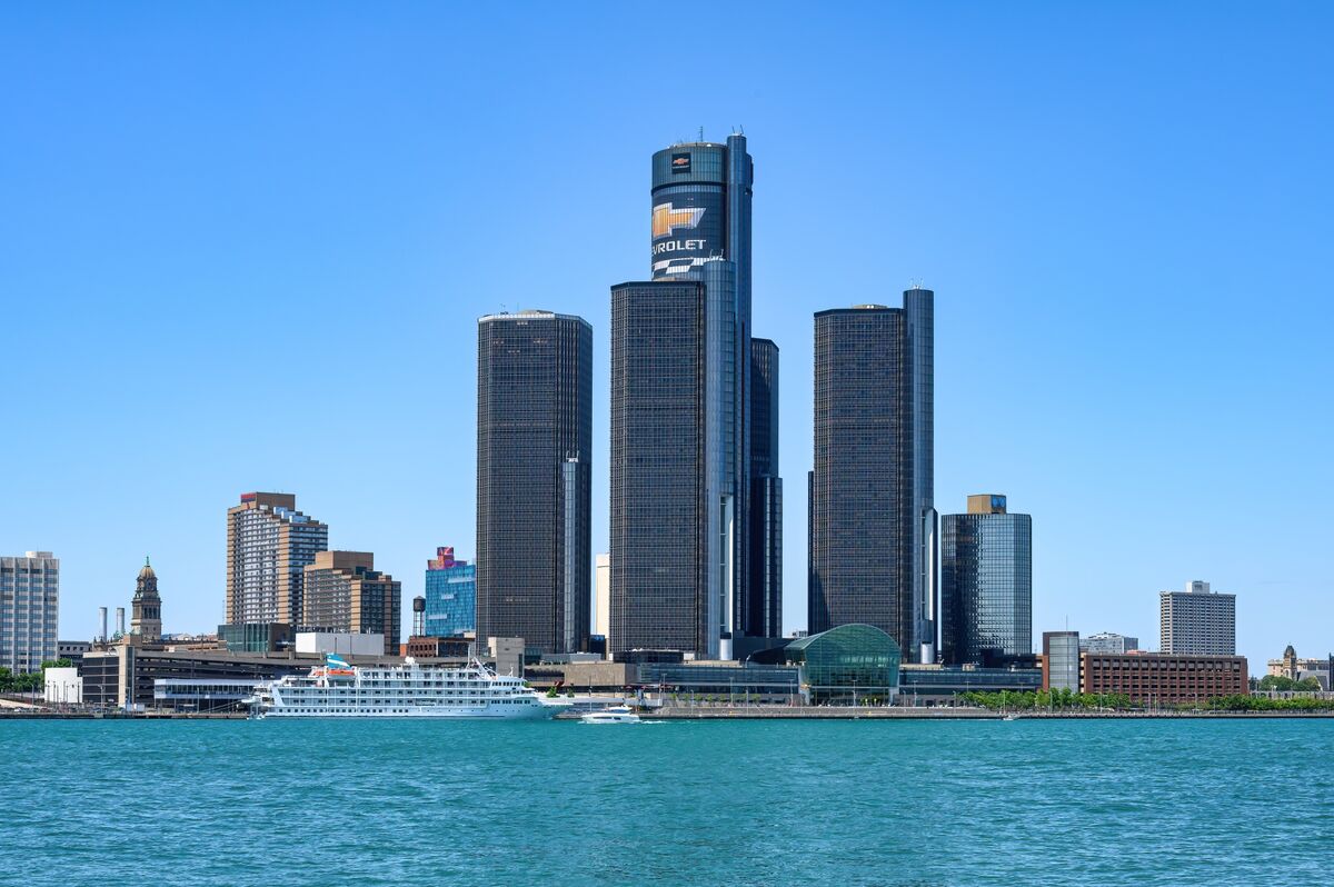 KowalczykRich's tweet card. Motor City officials and preservationists see different futures for RenCen, the soon-to-be-former headquarters of General Motors and once the world’s largest development.