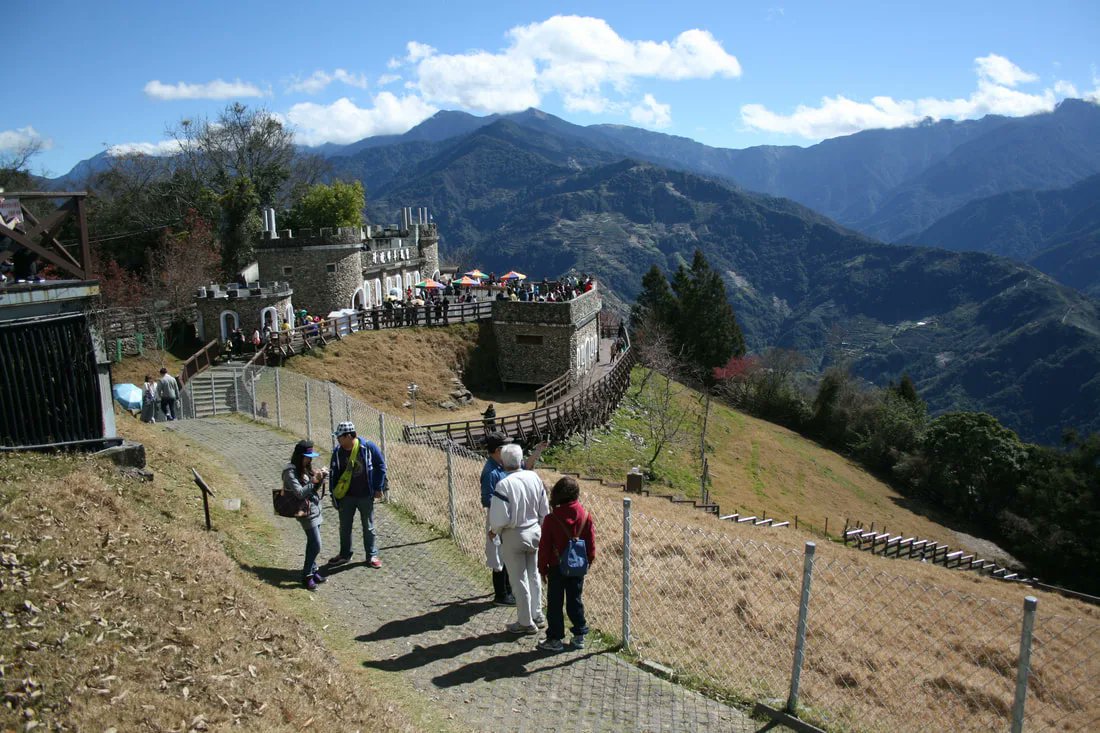 foreignersinTW's tweet card. Nantou lies at the heart of Taiwan and is its only landlocked county. It is known for its rugged natural landscapes and mountains and includes the highest mountain in East Asia. If you come to Taiwan...