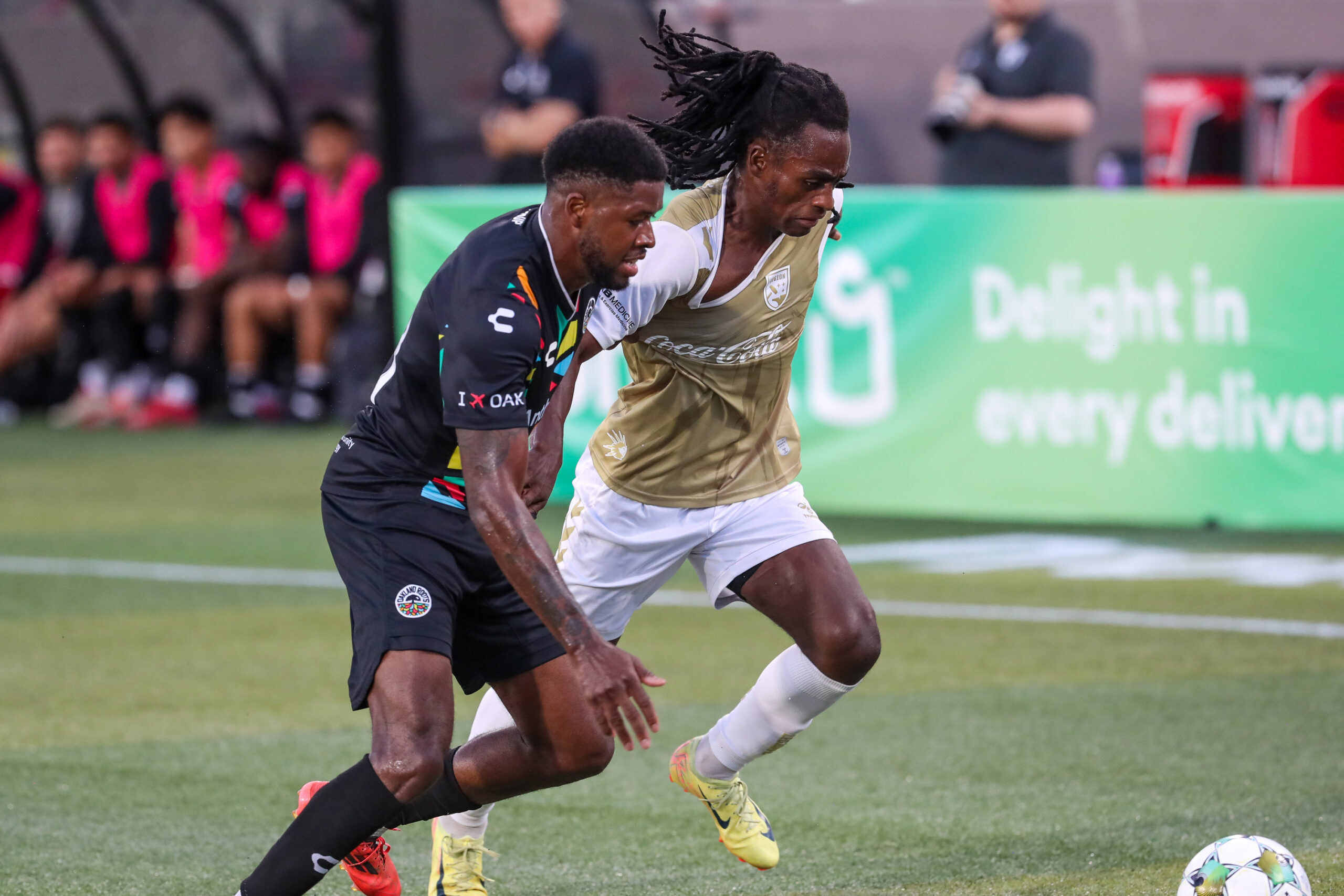 beaujanglez's tweet card. The Oakland Roots earned their first victory since Benny Feilhaber took over, thanks to a strong defensive performance and one big break.