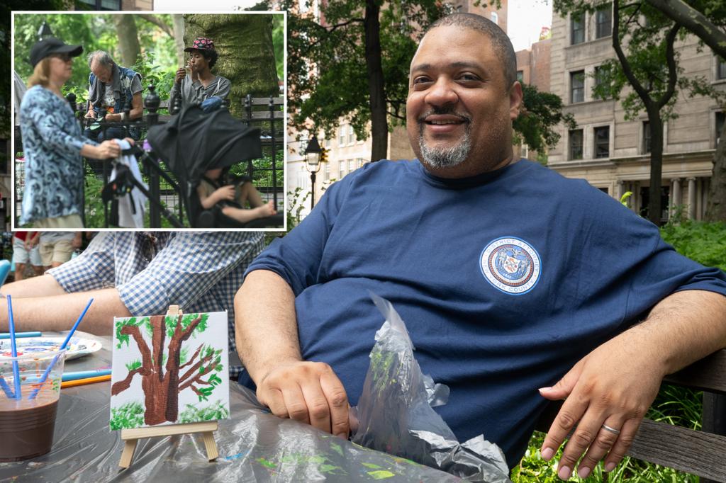 ErinMMaguire's tweet card. Bragg showed up at Washington Square Park this week to show off his painting skills – and the “healing power of art” – while junkies nodded off all around.
