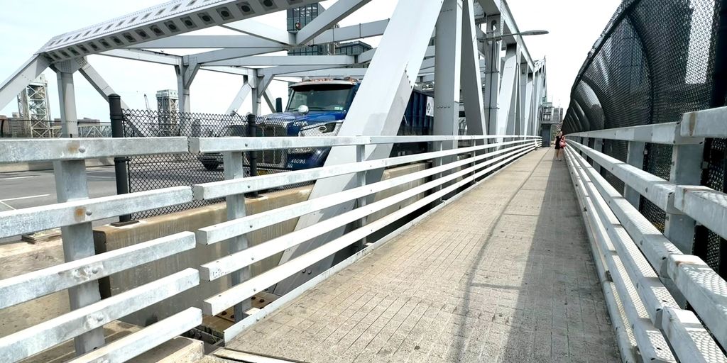 CarolineSpivack's tweet card. Extreme heat threatens city's movable bridges