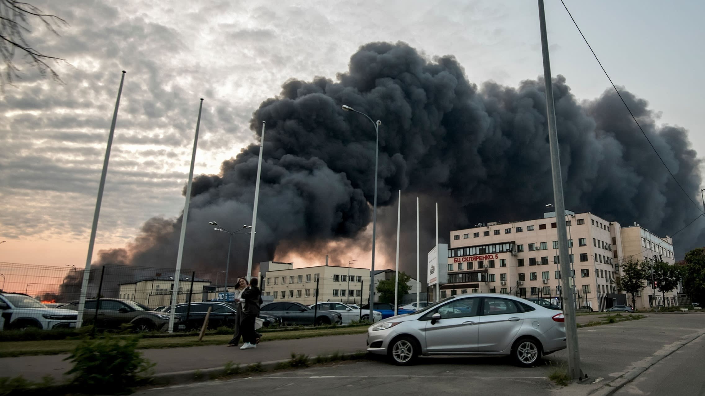 samagreene's tweet card. Aerial strikes hit US aerospace giant’s premises in Kyiv, raising questions about Moscow’s intent