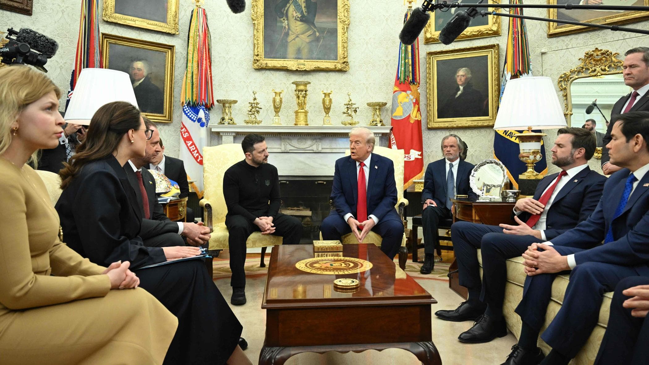 castellettir's tweet card. La destra estrema non si accontenta di aver vinto ma vuole uscire dal sistema, attraverso una rottura dell’equilibrio costituzionale e dell’ordine internaziona…