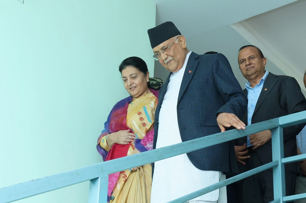 ArunBaral1's tweet card. काठमाडौं- पूर्वराष्ट्रपति विद्यादेवी भण्डारीले सक्रिय राजनीतिमा पुनःप्रवेश घोषणा गरिसकेकी छन् । उनले असार १४ गते नै आफूले एमालेको सक्रिय राजनीति थाल्ने घोषणा गरेकी थिइन् । पूर्वराष्ट्रपति भण्डारीले...