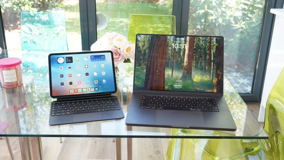 DigitalCameraW's tweet card. If iPads could run macOS, they'd be a killer laptop replacement... so why won't the company allow it?