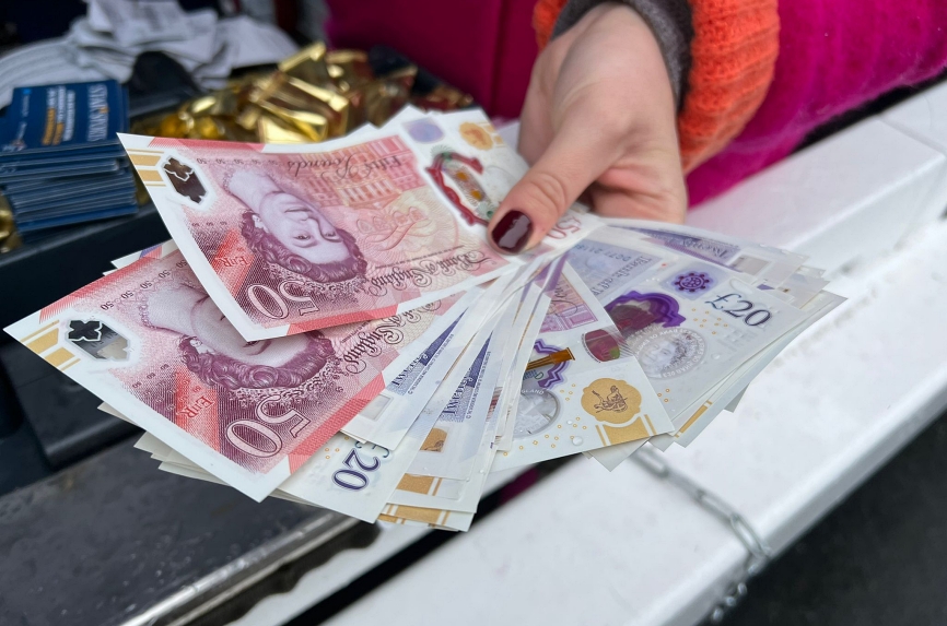 StarSports_Bet's tweet card. Welcome to Starters Orders. Every day we publish the morning market movers on the horses that have caught the eye of the starsports.bet traders, plus the latest prices on the key football matches of...