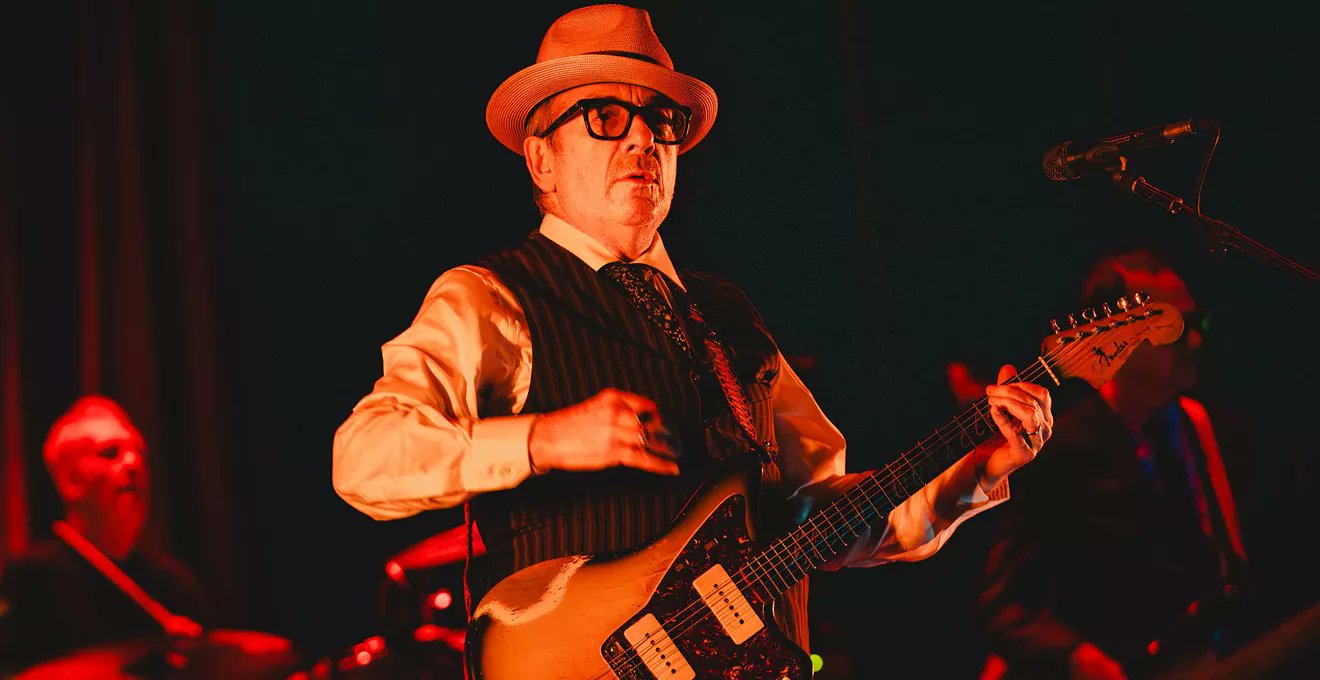 t_fin's tweet card. Highlights included new entries on the Radio Soul! Tour setlist and several pointed jabs at Trump and resurgent fascism.