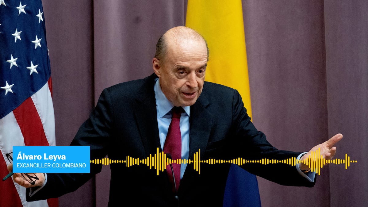 jdquesada's tweet card. El ex ministro de Exteriores, según audios y testimonios cercanos a la Casa Blanca a los que ha tenido acceso EL PAÍS, recababa apoyos para hacer caer al presidente de Colombia y colocar en su lugar...