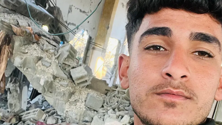 hamedhussam0's tweet card. My name is Hamed Abu Awda, a 21-year-old photojournalist from northern … jamil khirbek necesita tu apoyo para Help Hamed Survive and Share the Truth from Gaza