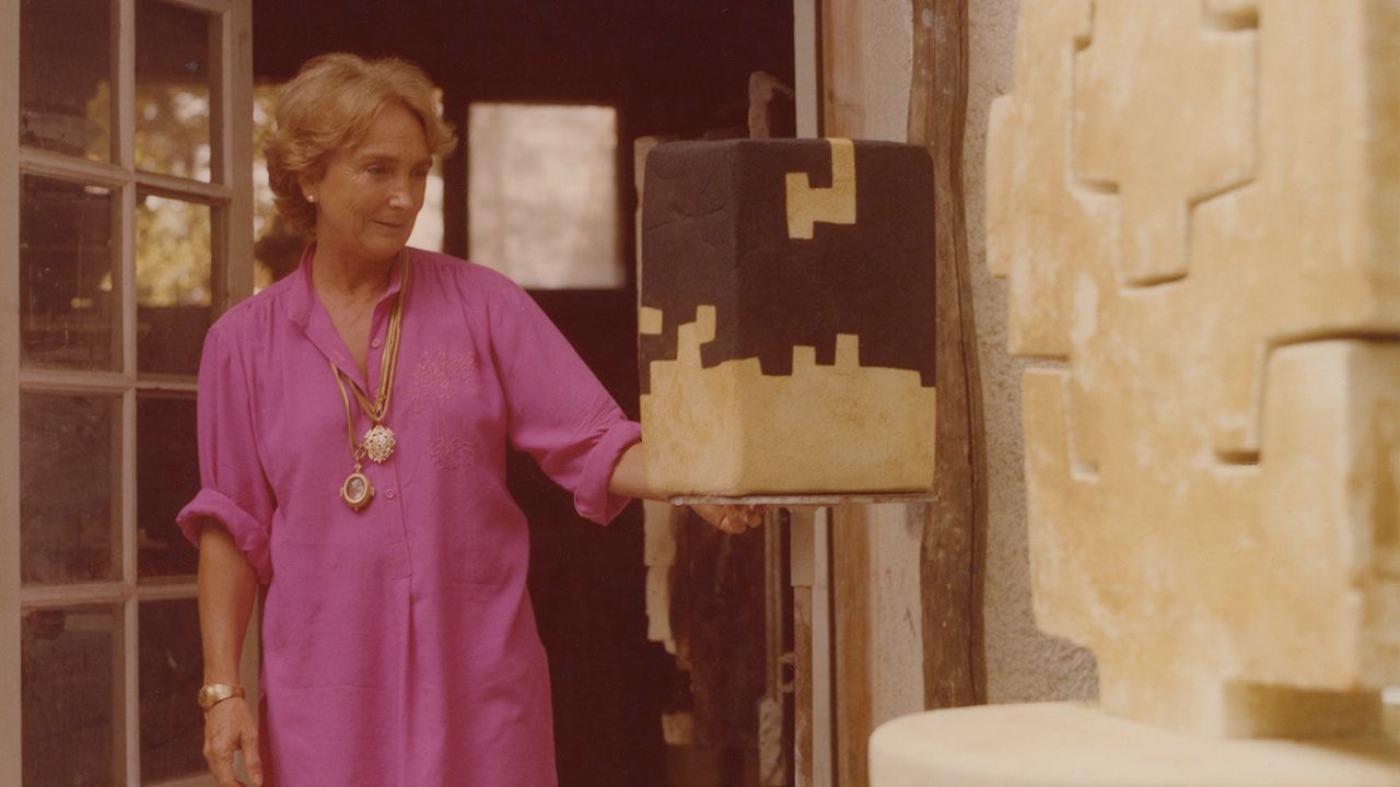 IankoLopez's tweet card. Chillida Leku conmemorará a partir del 5 de junio el centenario del nacimiento de Pilar Belzunce. Lo hará con una exposición de fotografías y objetos cotidianos que representan a la mujer que fue...