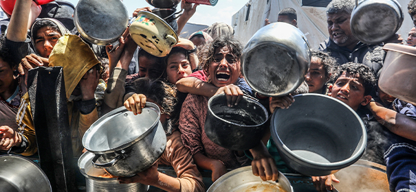 IslamiQde's tweet card. Eine interne Untersuchung von USAID entkräftet zentrale Vorwürfe gegen die Hamas: Es gibt keine Beweise, dass sie systematisch Hilfsgüter unterschlägt. Dennoch hält die US-Regierung an ihrer Erzähl...
