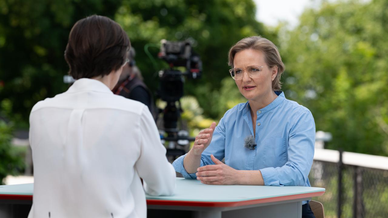 SabineRugen's tweet card. Viel Kritik und wenig Selbstkritik: Der Bundesregierung wirft sie Wählertäuschung vor, die CDU bezeichnet sie als "Risikofaktor" dieser Regierung.
