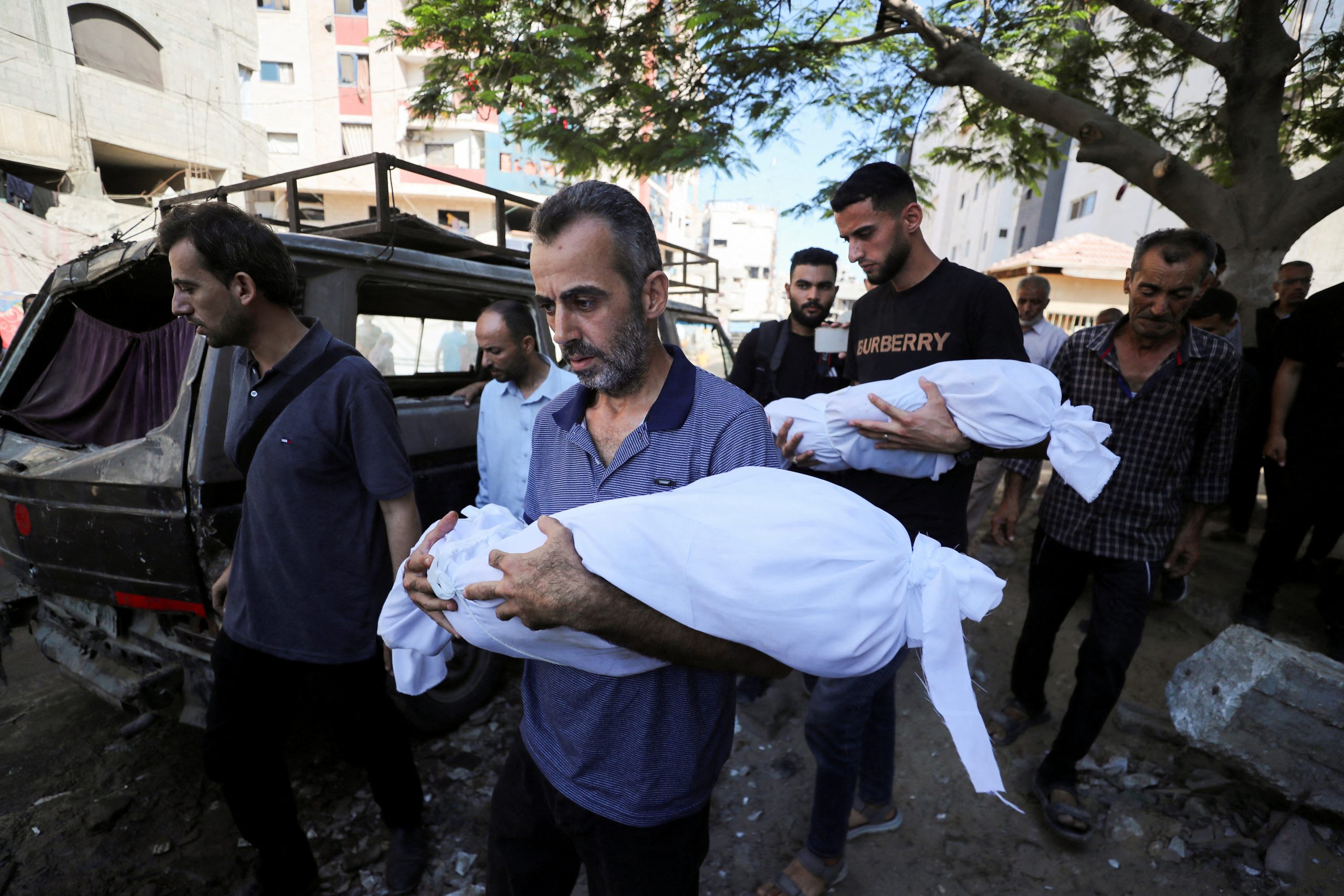 Antiwarcom's tweet card. The foreign ministers from 25 Western nations have released a joint statement condemning Israel for its "inhumane killing of civilians" in Gaza and demanding an end to the genocidal war. The statem...