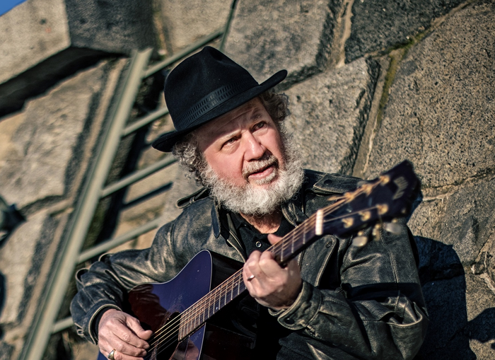 TheRadioCastor's tweet card. George Collins Band nous présente son dernier titre, “By the Time”, sorti le 12 juillet...