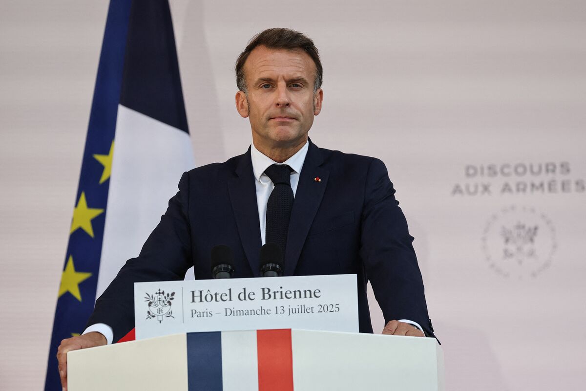 ArrakisGlobal's tweet card. President Emmanuel Macron said France will make a “new” and “historic” effort to increase defense spending to counter an acceleration of threats to freedom in Europe and the risk of outright war in...