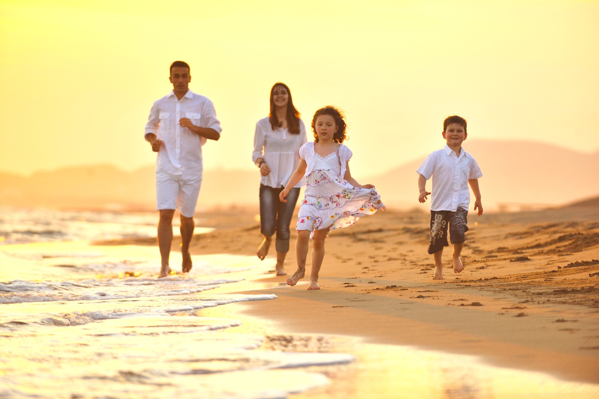 ariConference's tweet card. Traveling with an autistic child this summer? Above and Beyond Therapy offers 10 expert tips to reduce stress and create positive family memories.