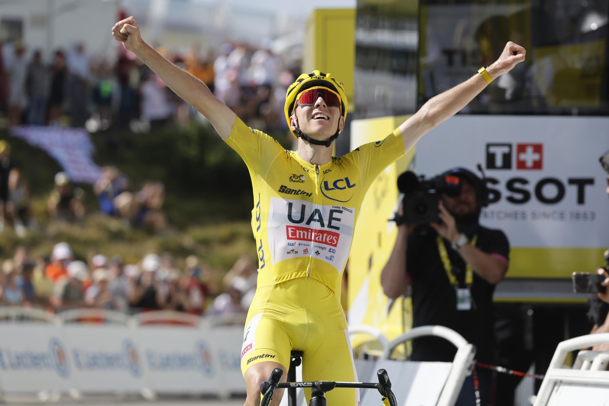 CyclingGraphs's tweet card. Tadej Pogačar and Jonas Vingegaard both did the best and second-best climbing performance of all time on the Plateau de Beille climb, making this the greatest climbing stage of all time.