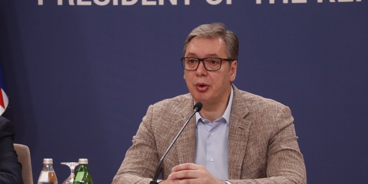 InformerNovine's tweet card. Hrvatski mediji vode novu bolesnu kampanju protiv predsednika Aeksandra Vučića. Postalo je jasno da je ustaškim medijima predsednik Srbije trn u oku.
