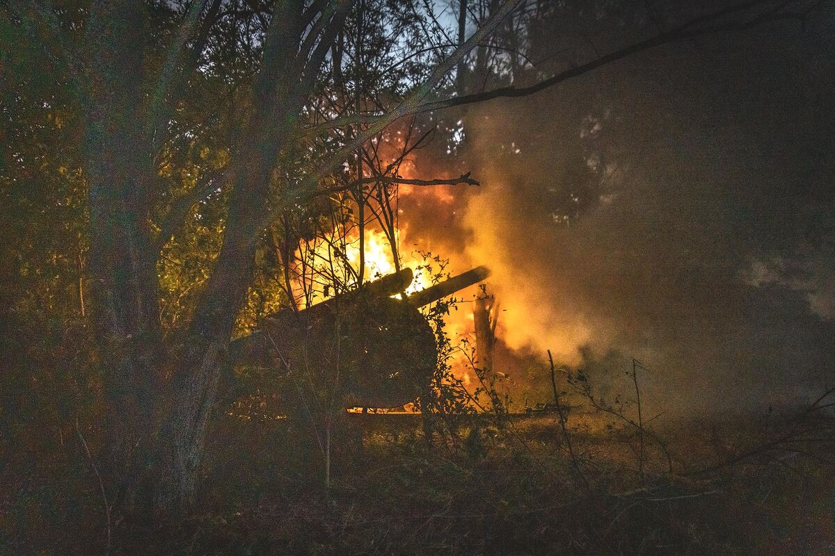 alexwickham's tweet card. Britain and Germany are set to pledge new air defense systems for Ukraine as the UK government pushes for a “50-day drive” to arm Kyiv and bring Russian President Vladimir Putin to the negotiating...