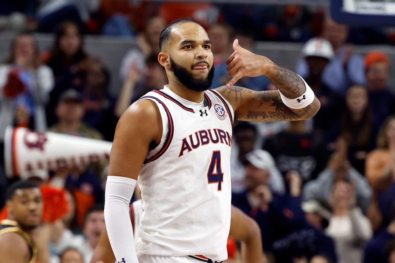 JoeGoodmanJr's tweet card. Auburn's big man is the Lord of the SEC.