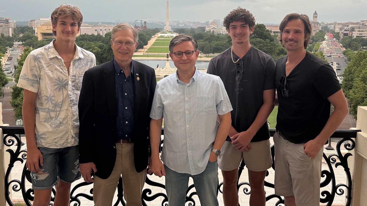SBLiveTX's tweet card. What do a secret White House staircase, a Texas congressman, the Speaker of the House, a four-star quarterback, and