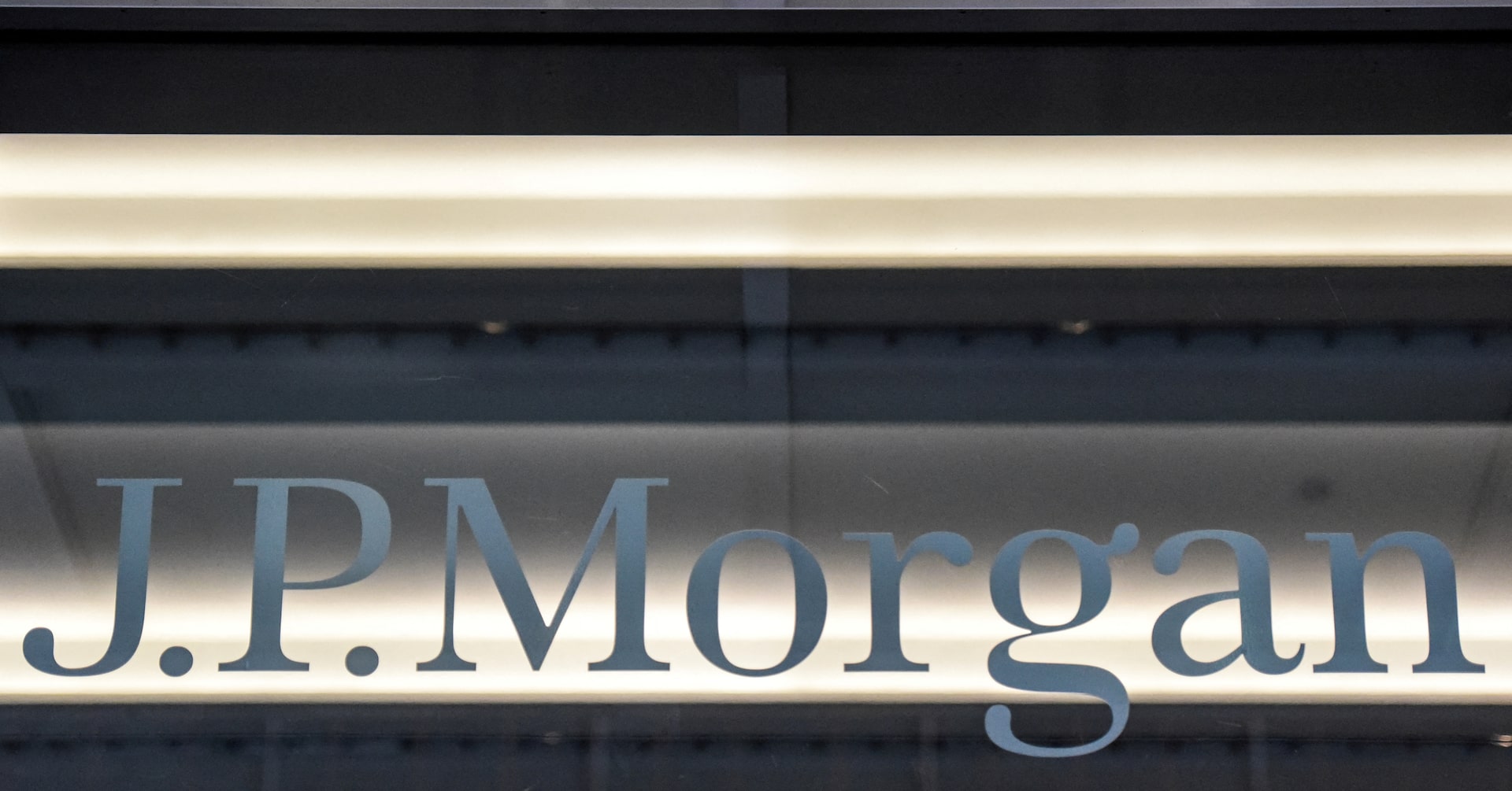 TreasChest's tweet card. A U.S. judge on Thursday approved JPMorgan Chase's $290 million settlement with women who said Jeffrey Epstein abused them, and that the largest U.S. bank turned a blind eye to the late financier's...