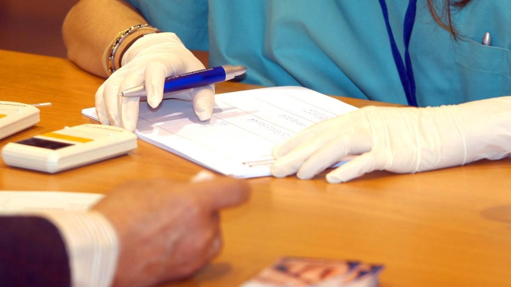 Sanidadtodoa100's tweet card. "Este colectivo trabaja en consultas de seguimiento de pacientes con insuficiencia cardíaca. Tienen el conocimiento adecuado", aclara SATSE. Más información: La prescripción enfermera no despega:...