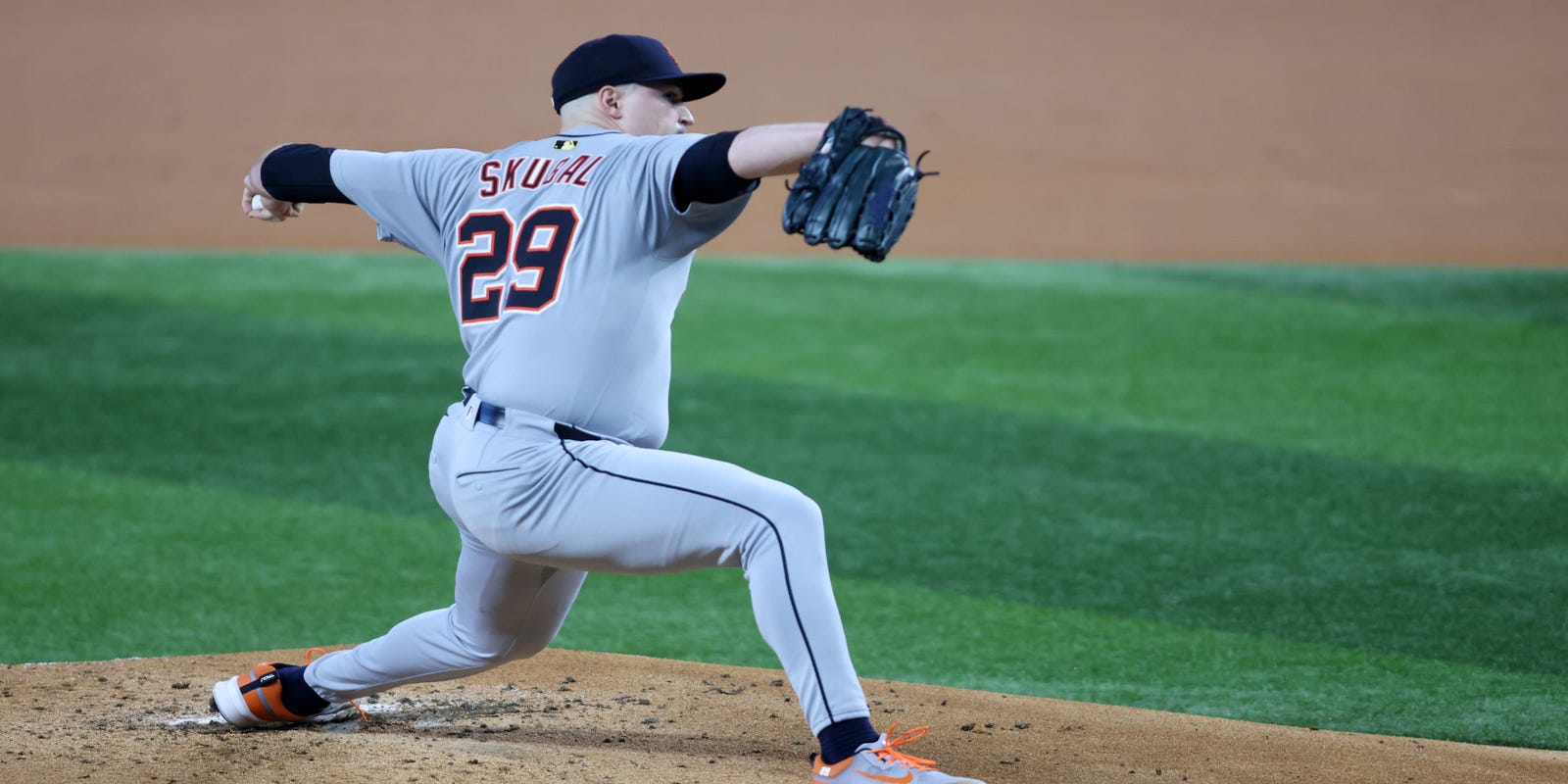 EvanPetzold's tweet card. Detroit Tigers score: Matt Vierling snapped a 1-1 tie with a single in the eighth inning as the Tigers beat the Rangers to end a 6-game losing streak.
