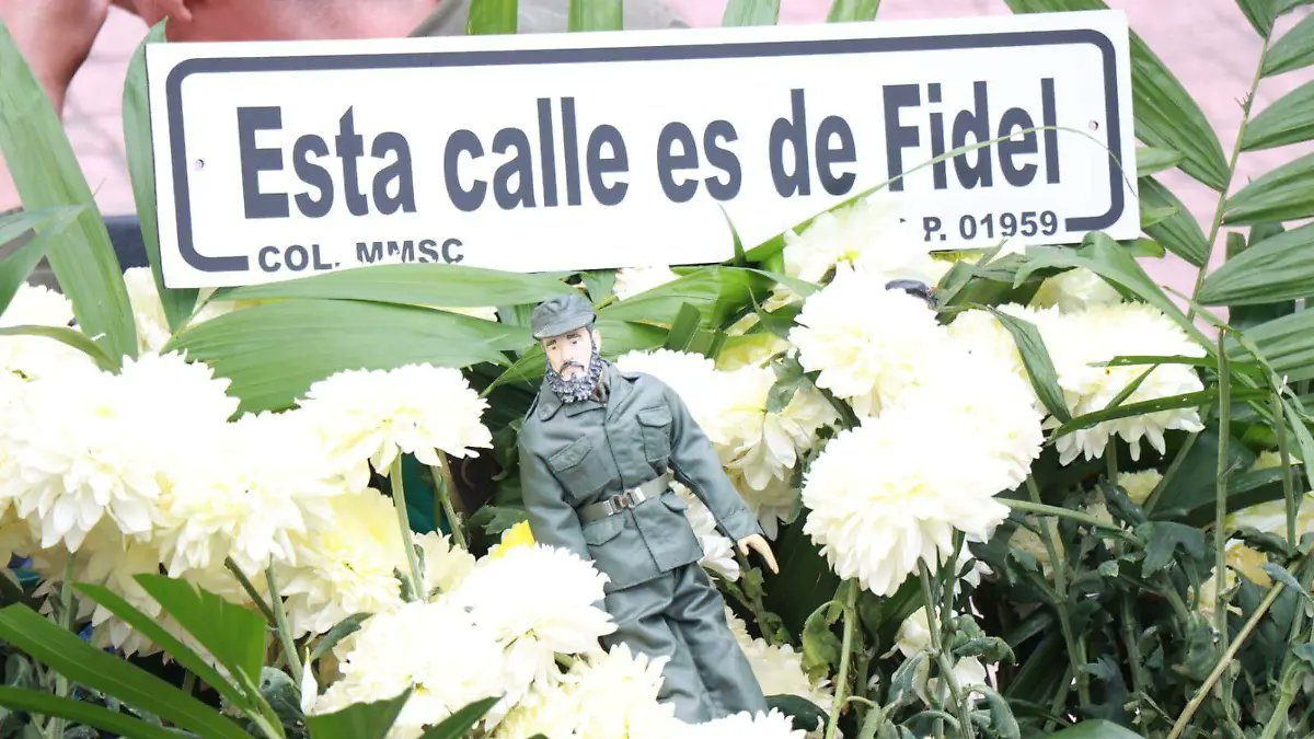 elmachete_mx's tweet card. Proponen que este sitio en la colonia Tabacalera se llame Fidel Castro o de la Solidaridad con Cuba, replicando lo que otros colectivos realizaron para renombrar espacios de la CdMx a manera de lucha