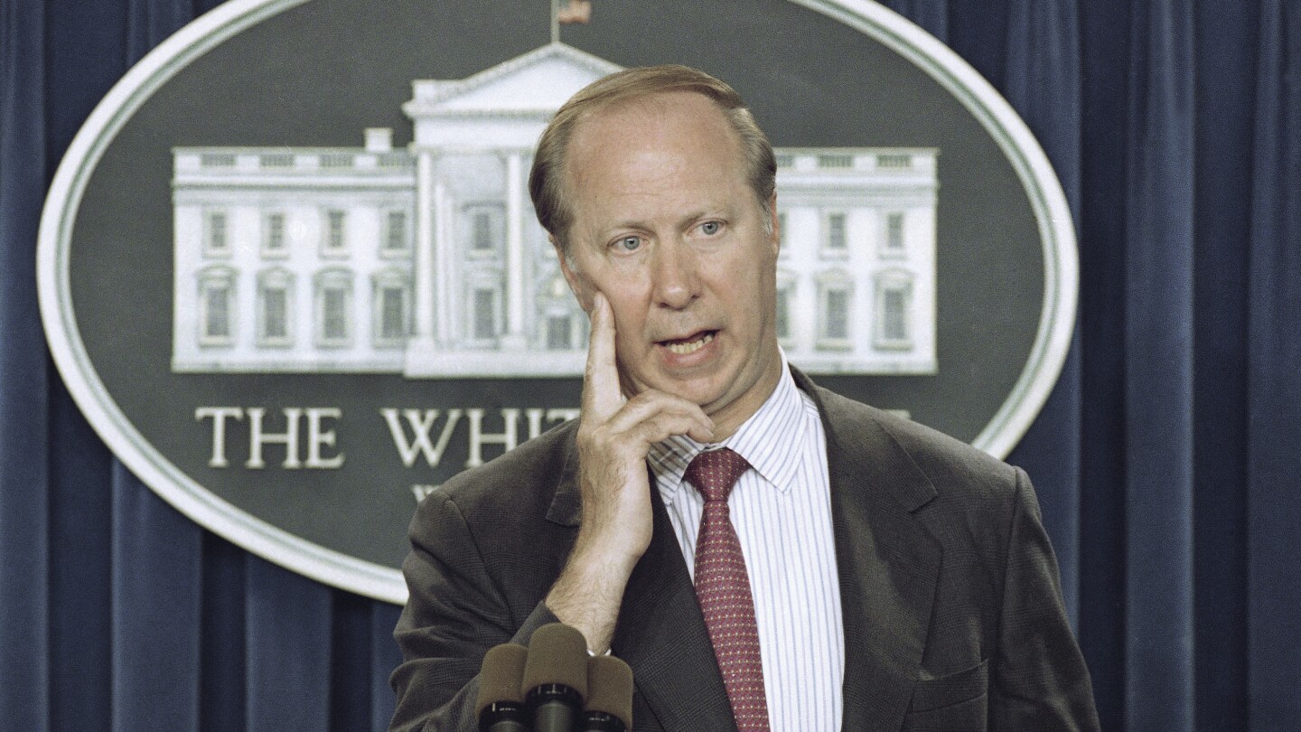 TVAmy's tweet card. David Gergen, a veteran of Washington politics and an adviser to four presidents in a career spanning decades in government, academia and media, has died. He was 83.
