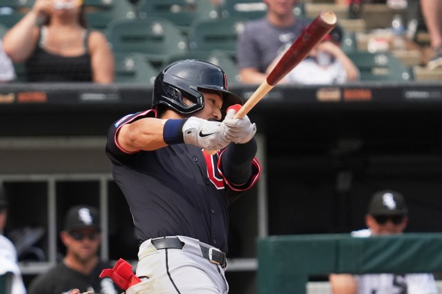 mpodo's tweet card. CHICAGO — Steven Kwan knocked in the go-ahead run with a sacrifice fly in the 10th inning and made a sliding catch to help prevent a run from scoring in the bottom of the inning as the visiting Gua…