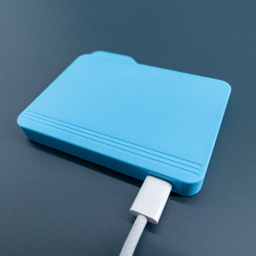 Shpigford's tweet card. 🗂️💾 FolderDrive – USB-C flash drive in a Classic macOS Folder Design A Super Fantastic × David Delahunty Collaboration Your files deserve a home that looks like home. The FolderDrive is a 128GB...