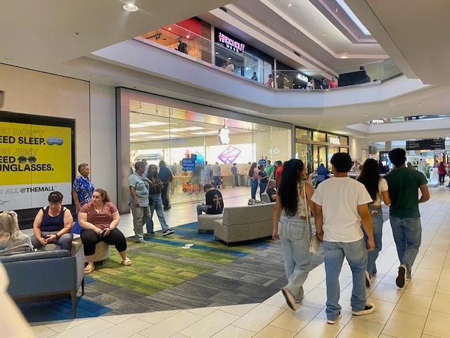 nxtbesthing's tweet card. Nineties mall culture is alive and well in this Central Texas spot