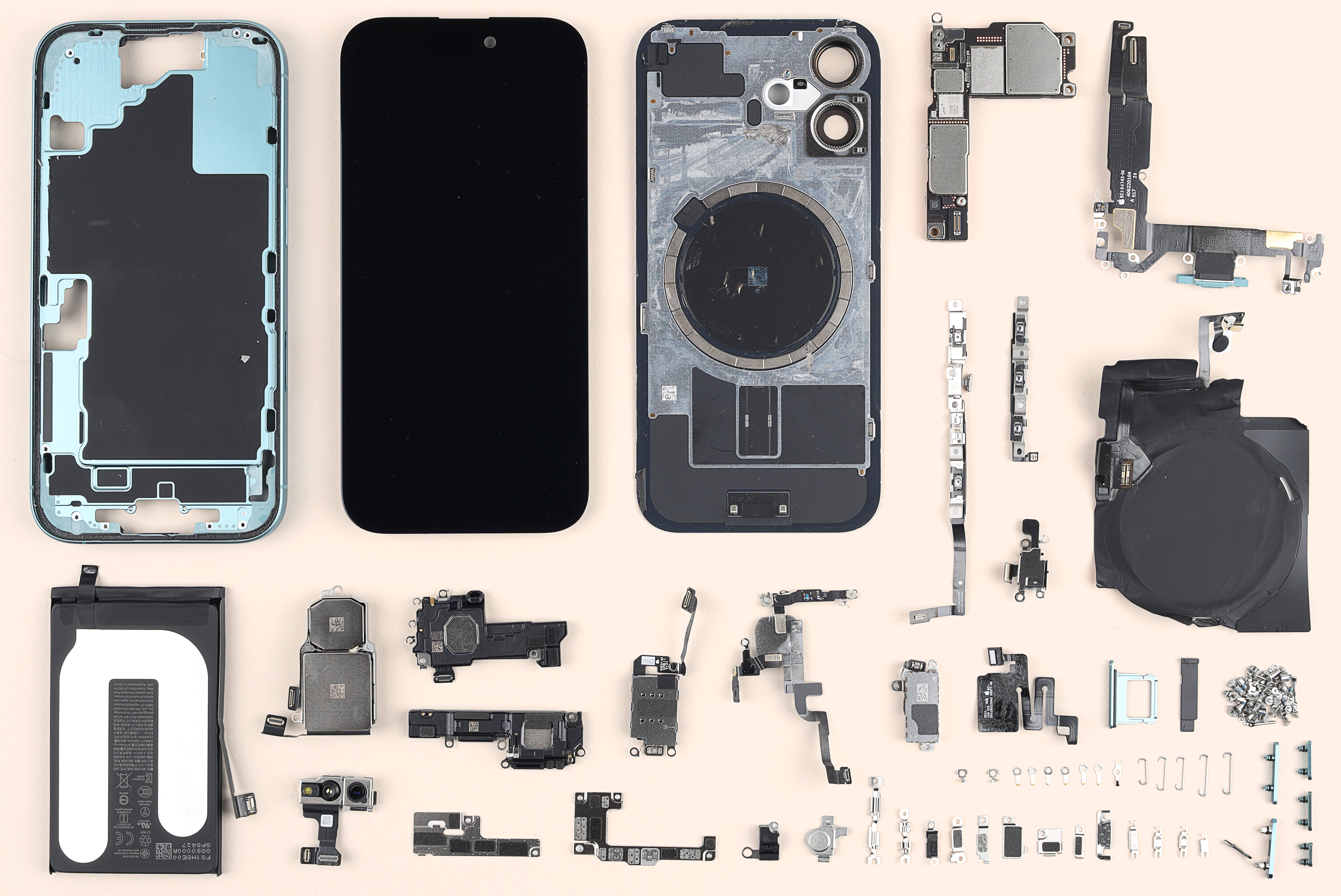 edwardwhitenz's tweet card. The administration wants the iPhone to be manufactured in America. The components that power it show why that is highly impractical