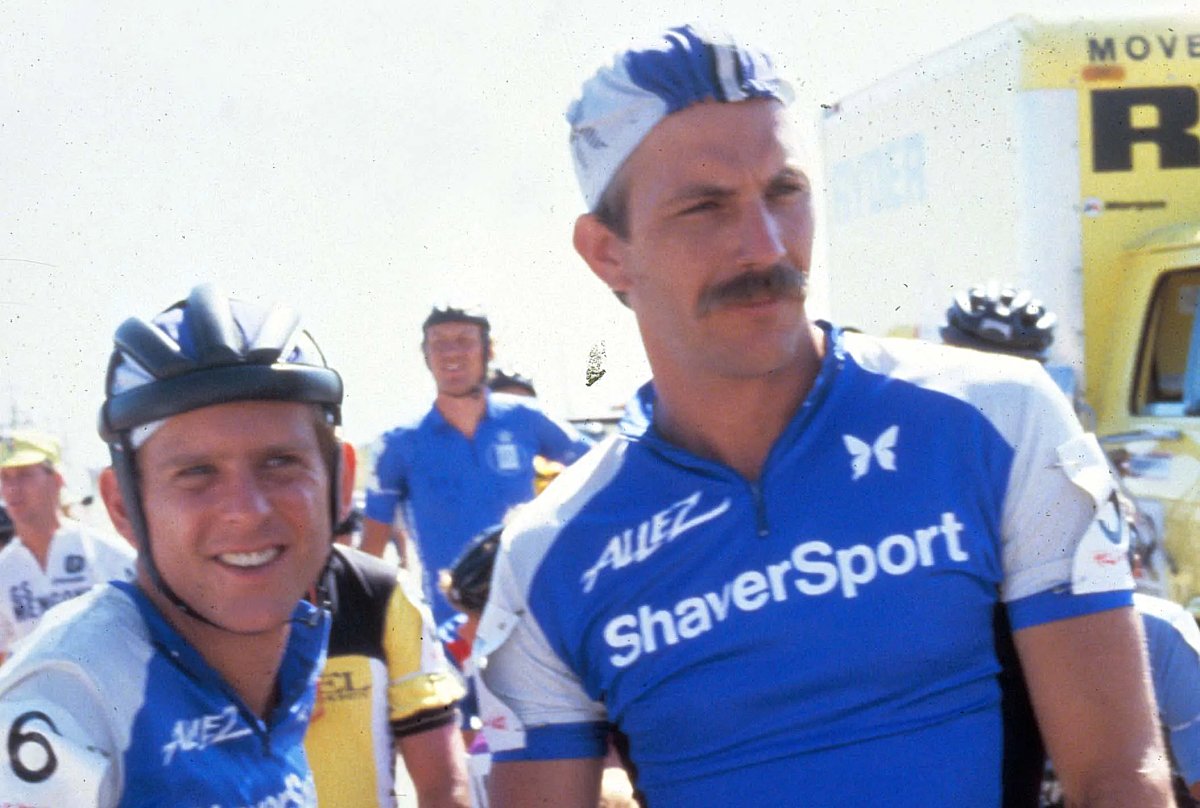 ciclosfera's tweet card. 'American Flyers': Kevin Costner pedalea