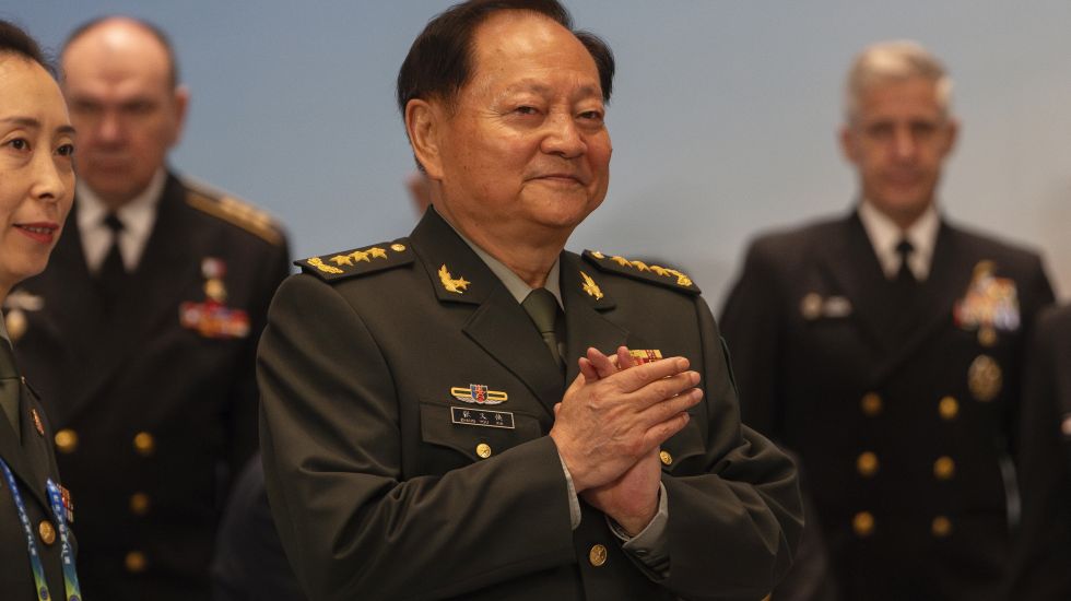 cicero_online's tweet card. Der eigentlich allmächtige chinesische Präsident Xi Jinping sieht sich von möglichen Usurpatoren herausgefordert. Sie machen ihm insbesondere die Wirtschaftskrise und ein schlechtes Verhältnis zu den...