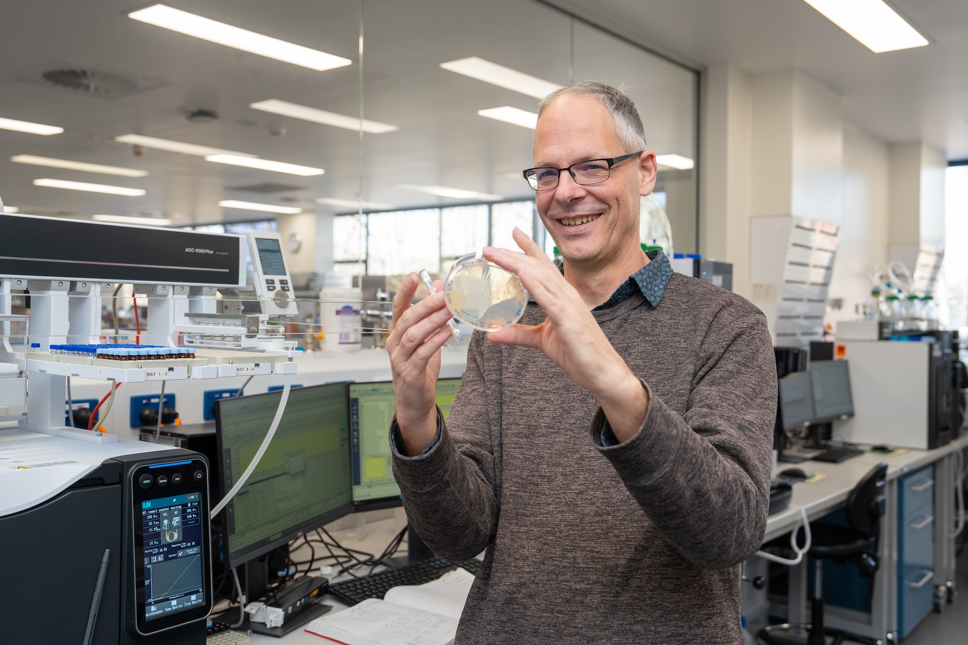 ARC_CoESB's tweet card. The UK's Advanced Research and Invention Agency (ARIA) has awarded a major international grant to Macquarie University researchers to develop synthetic chromosomes for agricultural crops in a bid to...
