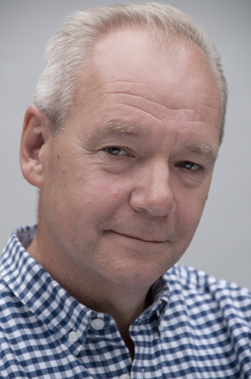 mrjohnofarrell's tweet card. Follow John O'Farrell and explore their bibliography from Amazon's John O'Farrell Author Page.