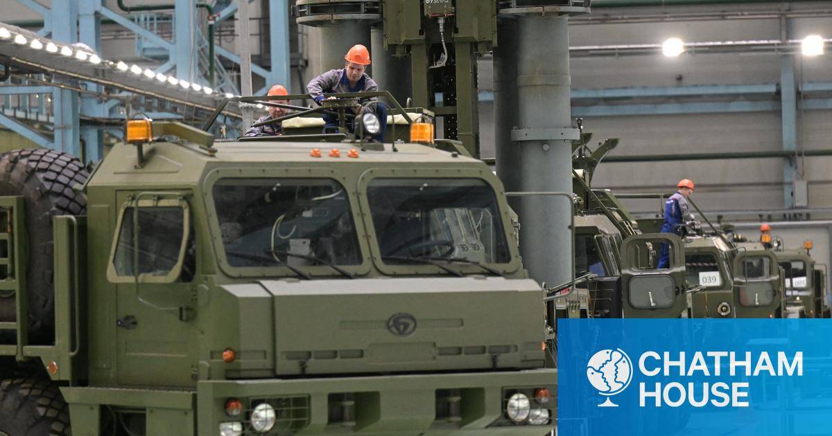 ChathamHouse's tweet card. Russia’s military industry is struggling to modernize under the weight of sanctions and the demands of war. The West must aim to widen the growing technological gap with Moscow to blunt the latter’s...