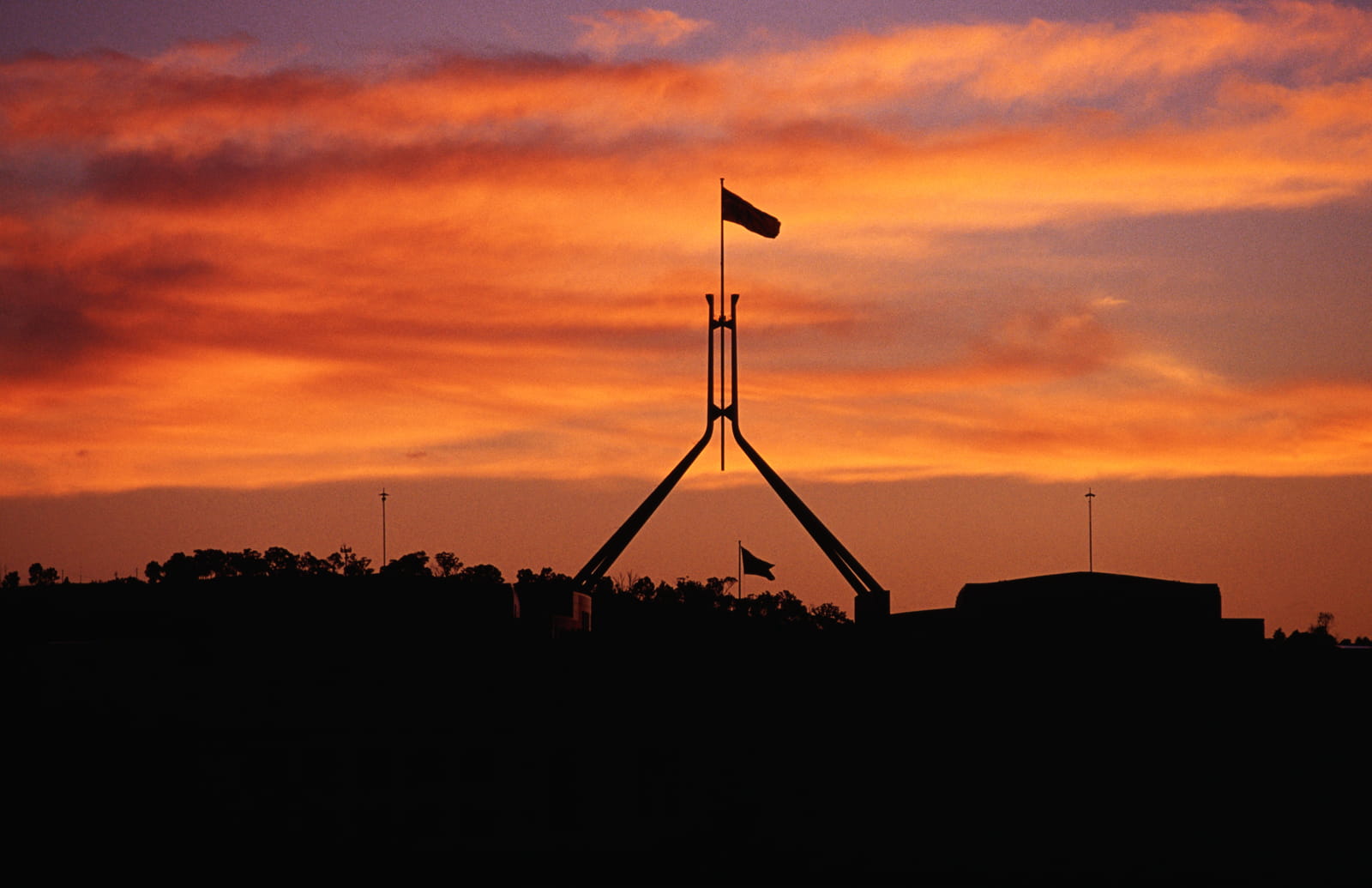 RyanNeelam's tweet card. Tech disruption and US concerns haven’t dampened Australian enthusiasm for democratic institutions.