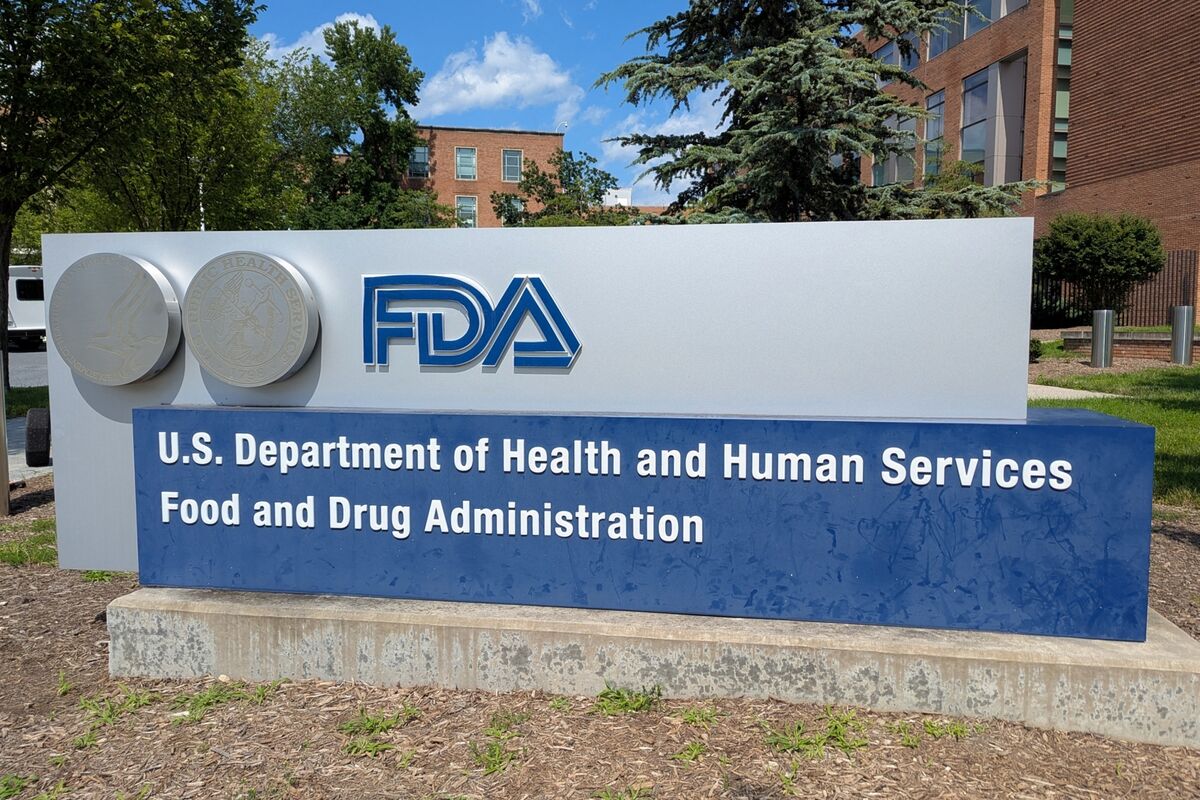 DoinaChiacu's tweet card. Marty Makary, commissioner of the FDA, is naming George Tidmarsh director of the Center for Drug Evaluation and Research.