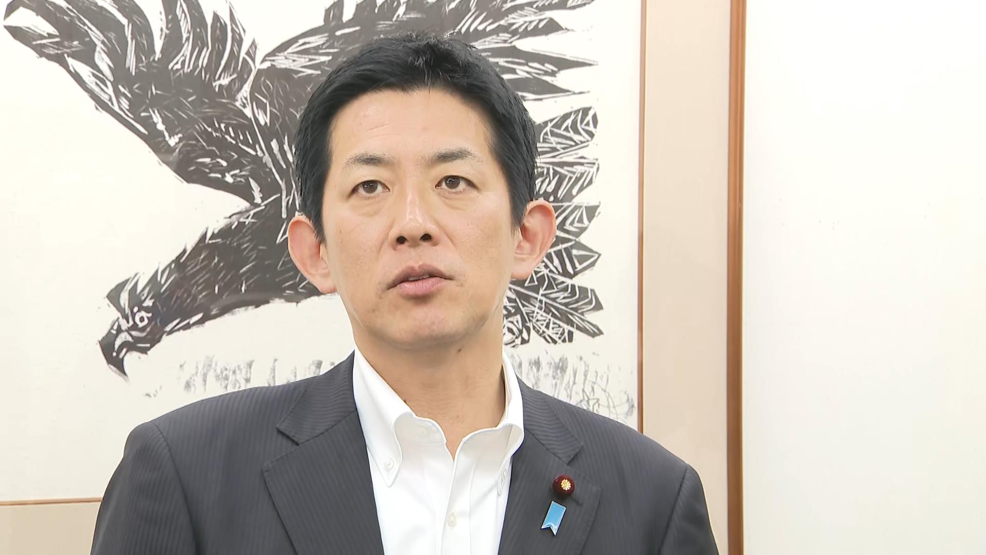 hosoda_kenichi's tweet card. 自民党の小林鷹之元経済安保相は21日、千葉県内で記者団に対し、20日に投開票が行われた参院選で与党が参院全体の過半数を維持できなかったことについて、「国民から自民党に対して最後通牒を突きつけられた。