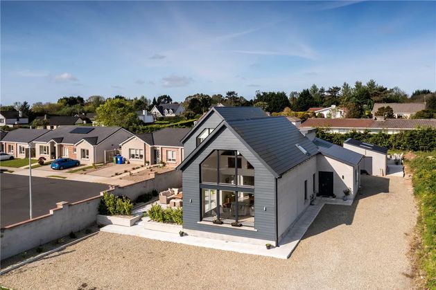 Wexford_People's tweet card. Only constructed two years ago, a sleek, stylish, modern family home has found its way onto the market this week in the form of ‘Rock Haven’, Mulgannon.