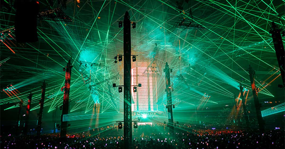 Mixmag's tweet card. Verknipt ArenA 2025, which took place in Amsterdam over the weekend, featured a 1,100-strong laser display